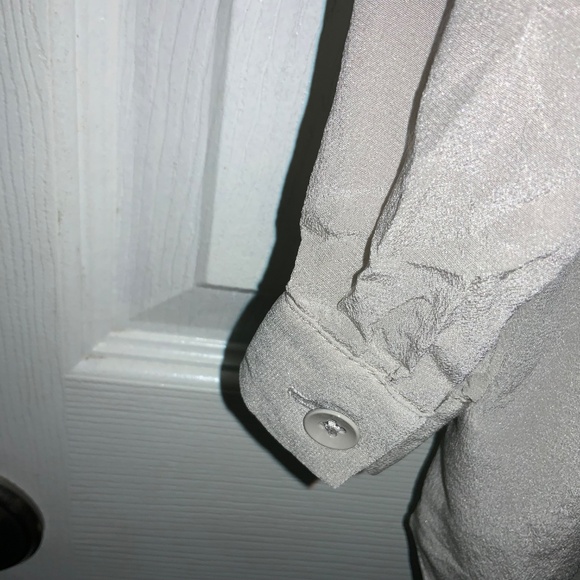 CAbi Dove Grey Silk Popover half button Blouse Sz XL Style# 3424 button cuffs - Picture 5 of 8